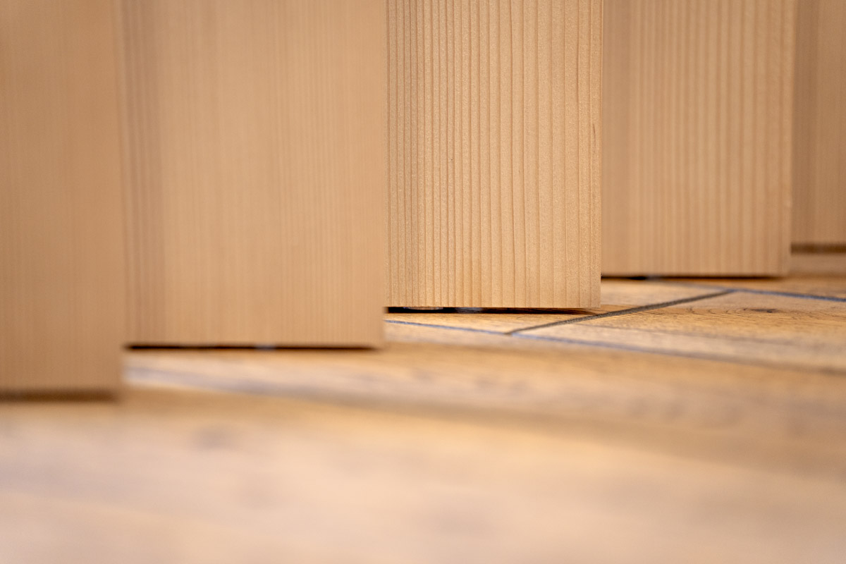 Drehbare Holzlamellen Wand für den Wohnraum